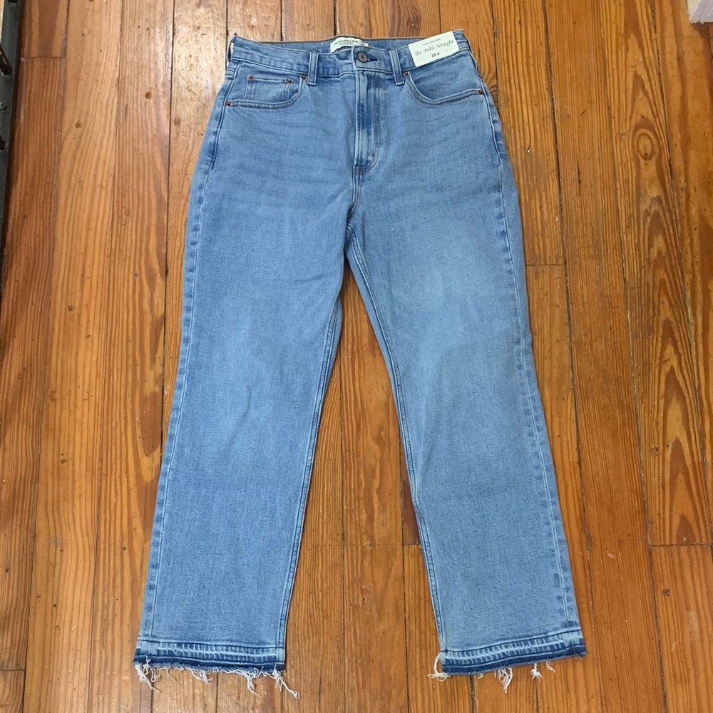 Abercrombie Ultra High Rise Ankle Straight Jean